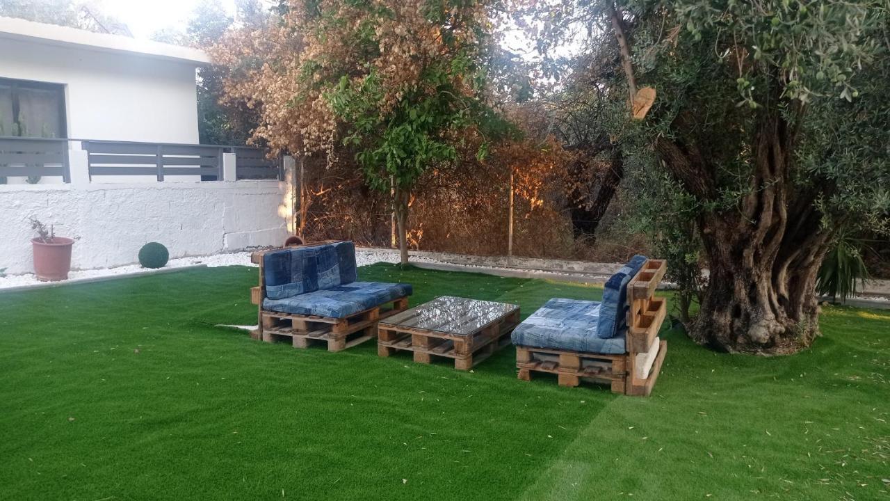Debby Studio And In Ialyssos 2*